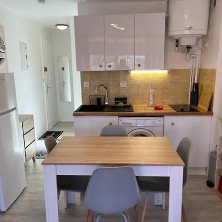 דירה Renove Avec Clim, Parking, Piscine—proche Commerces, Et Port Au Cap D'agde - Fr-1-749-6